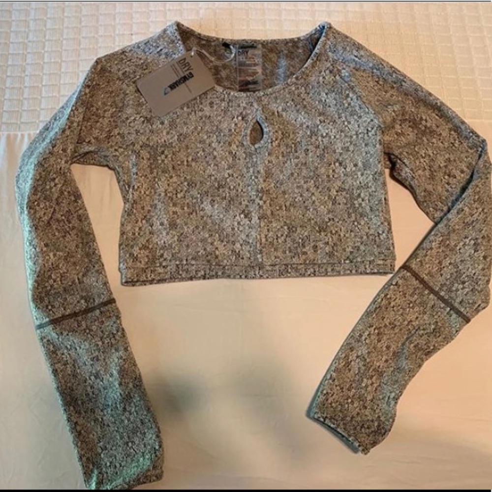 women’s gymshark fleur textured long sleeve crop